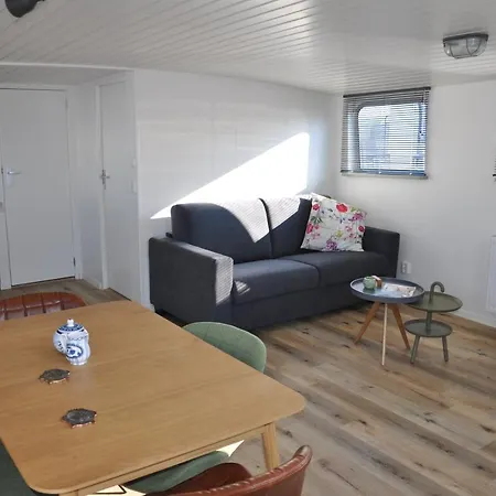 Δωμάτια σε οικογενειακή κατοικία Private On Houseboat