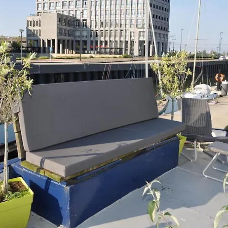 Private On Houseboat