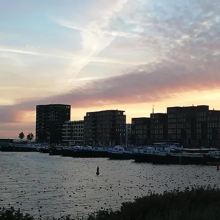 Private On Houseboat